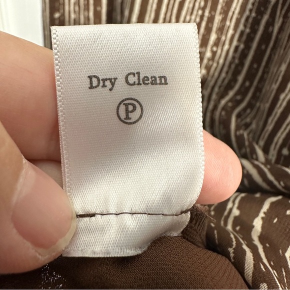 Coldwater Creek sleeveless v-neck top, size M, brown/cream, chiffon, flowy - Picture 10 of 10